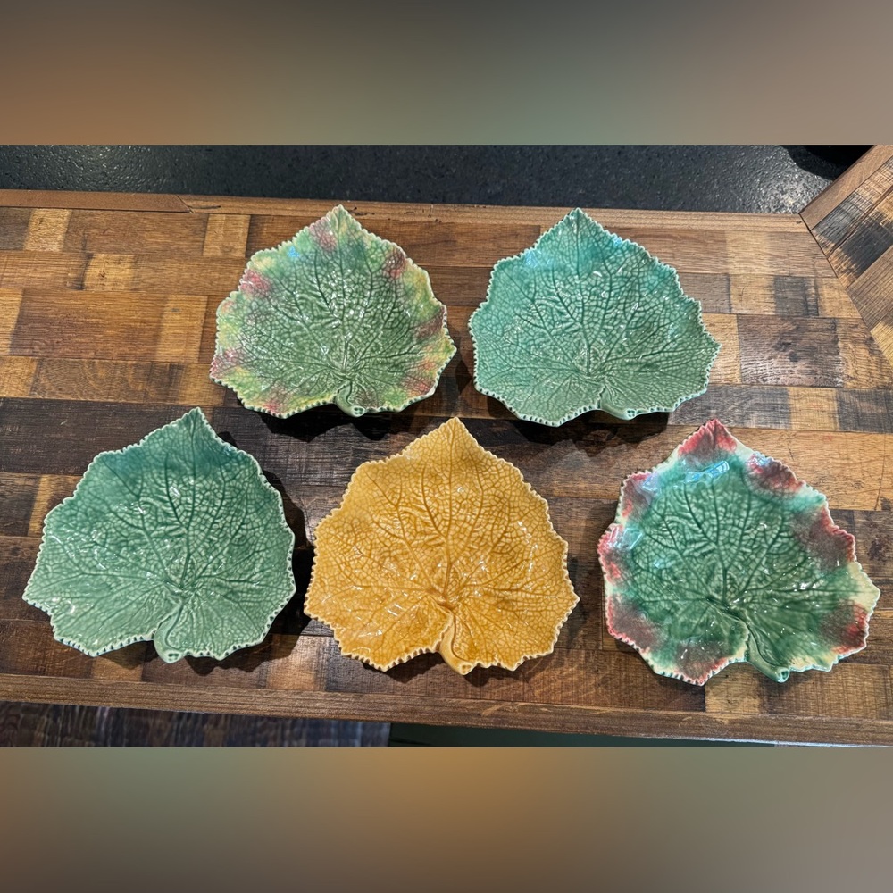 Bordallo Pinheiro set of 5 grape leaf shaped plates